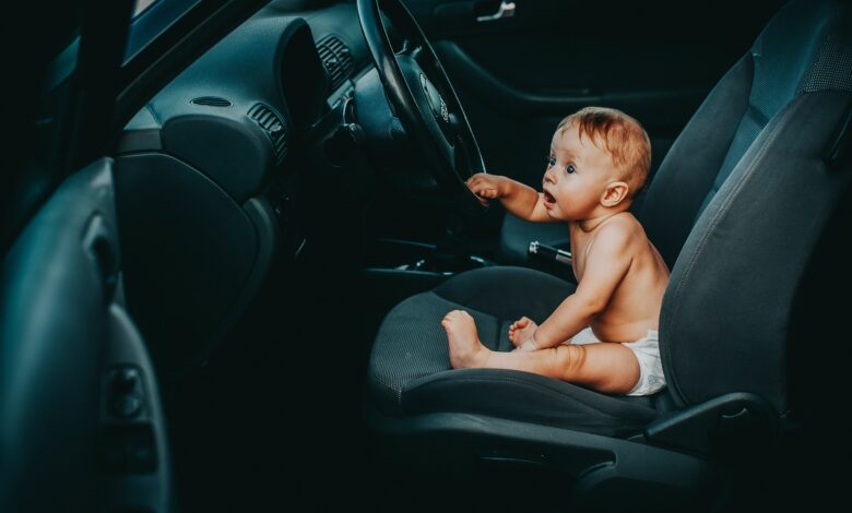 Find the perfect folding booster car seat for your child's needs. Discover our top-rated options for on-the-go safety.